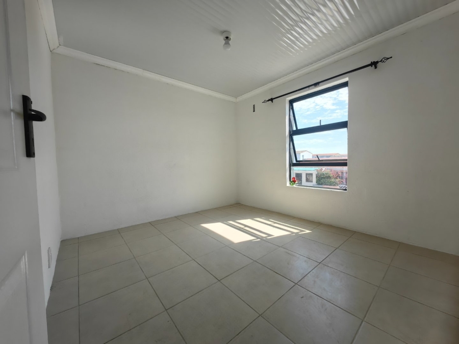 2 Bedroom Property for Sale in Eastridge Western Cape